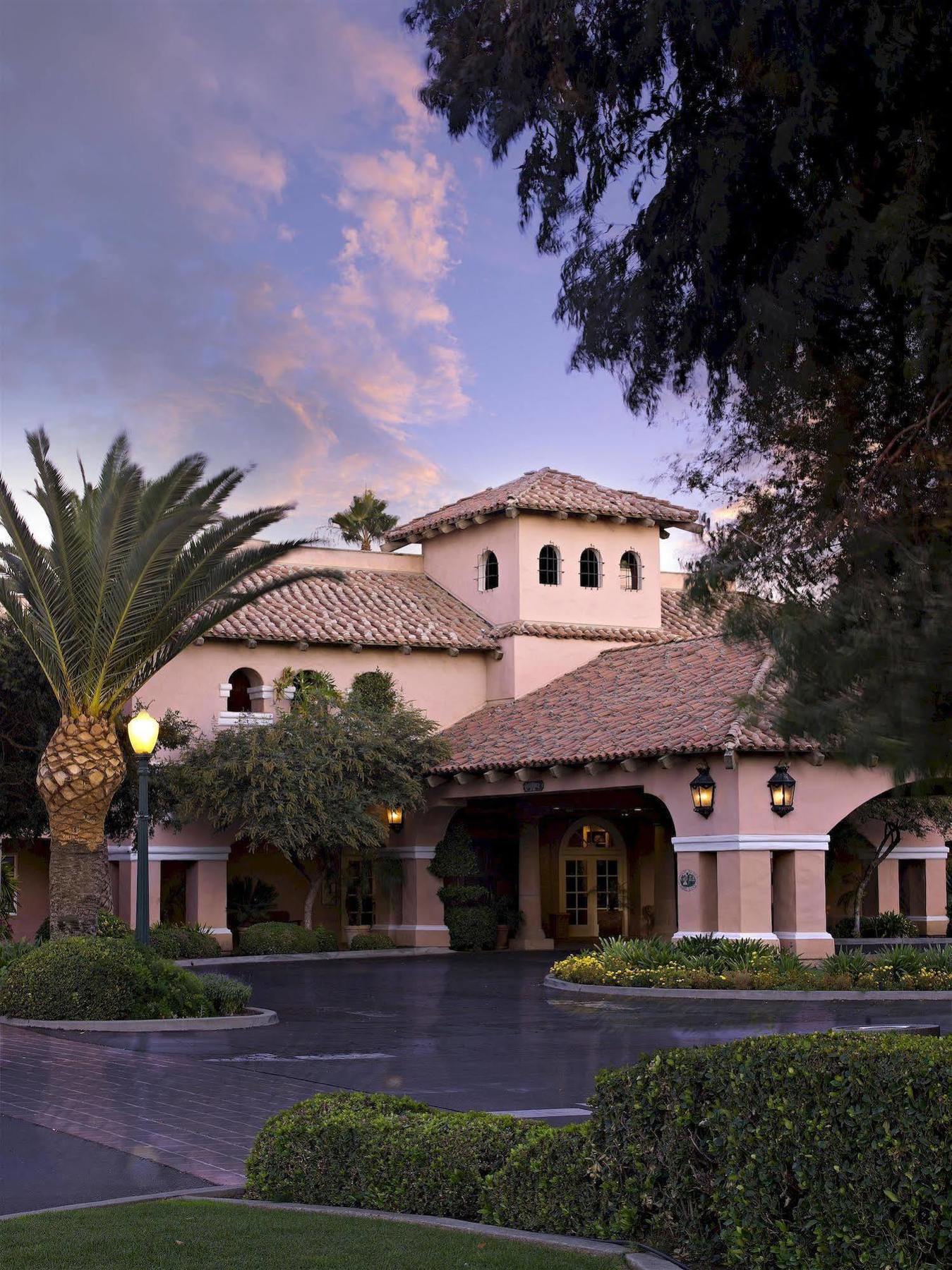 Harris Ranch Inn And Restaurant Huron Buitenkant foto