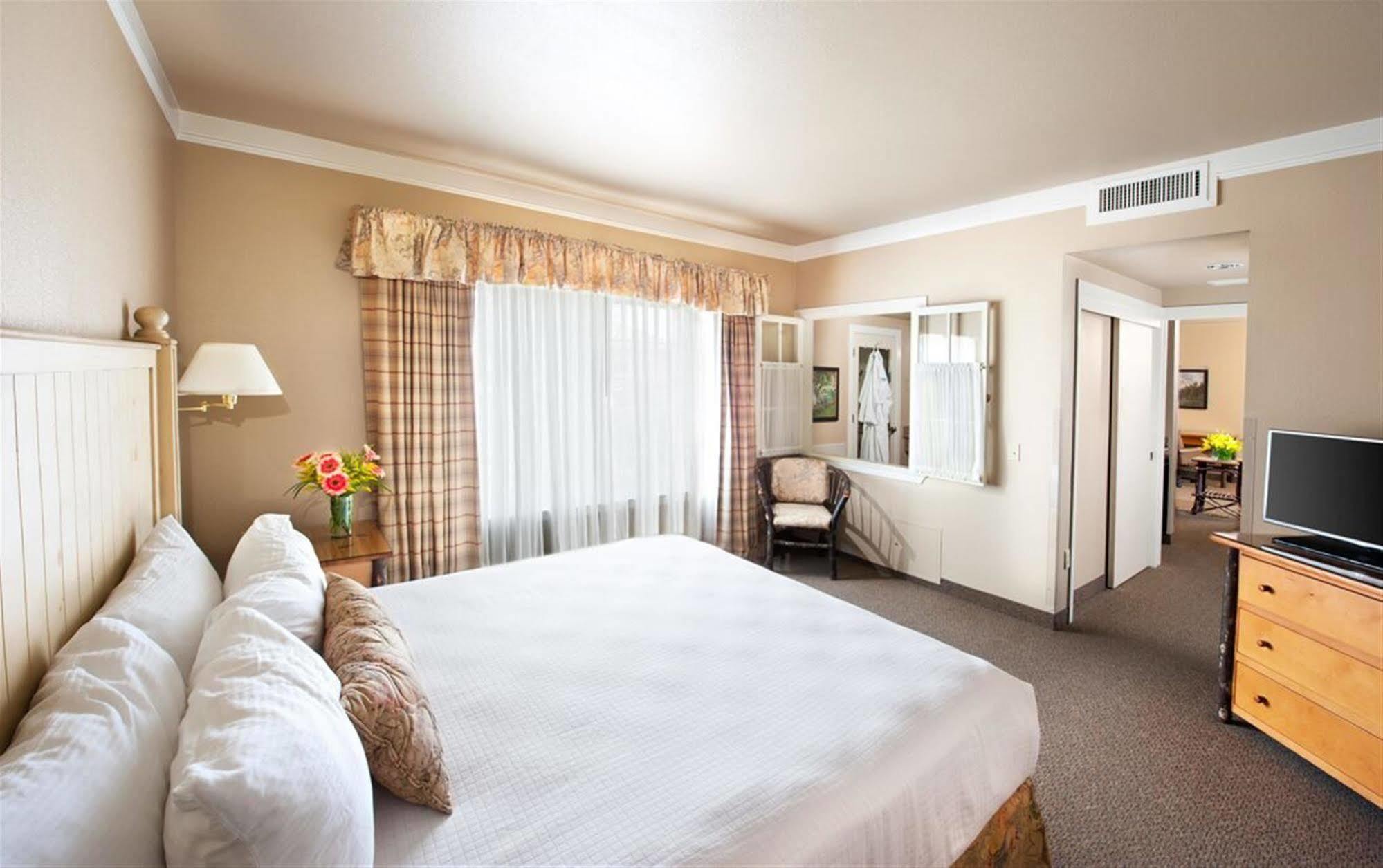 Harris Ranch Inn And Restaurant Huron Buitenkant foto