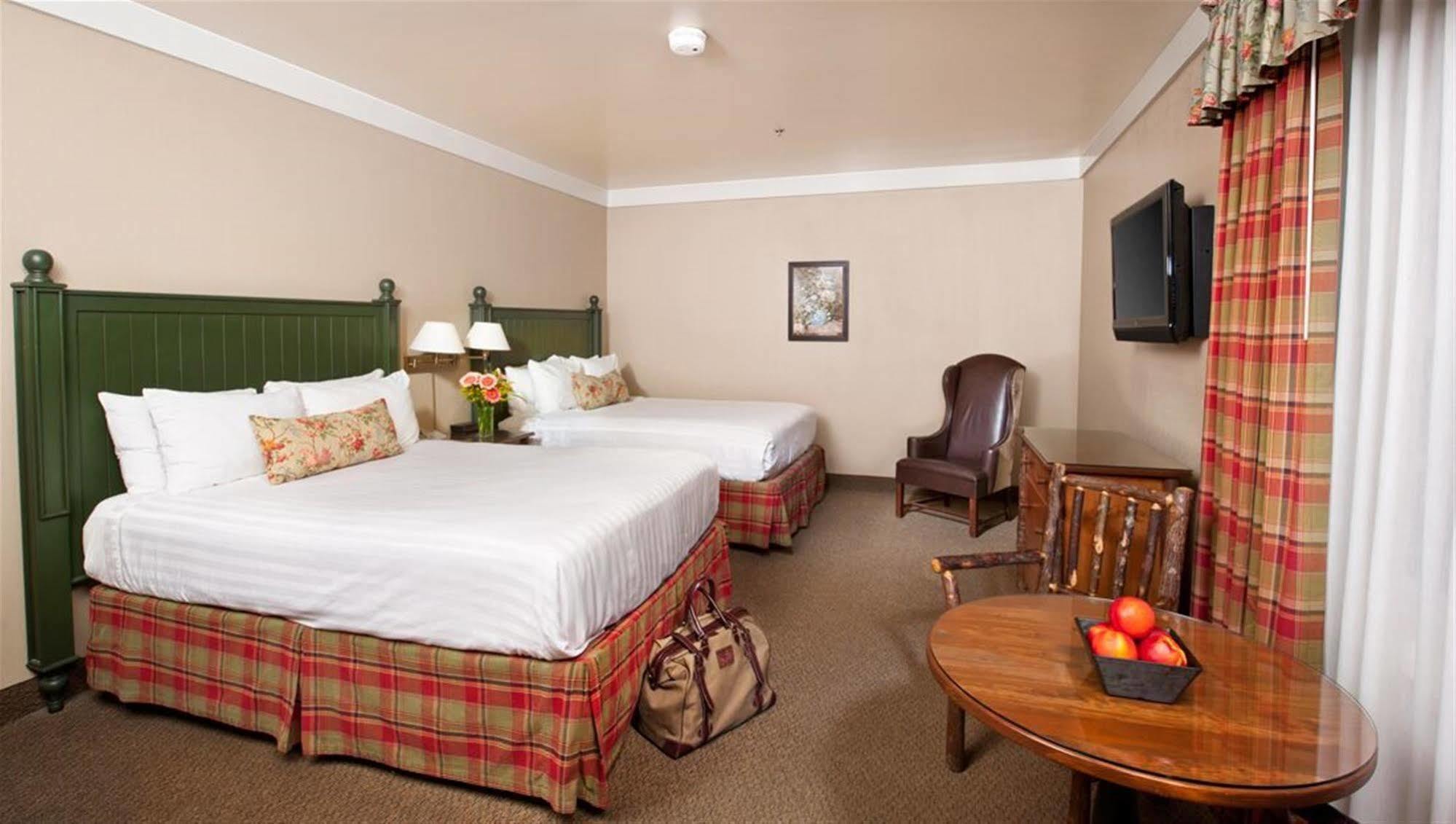 Harris Ranch Inn And Restaurant Huron Buitenkant foto